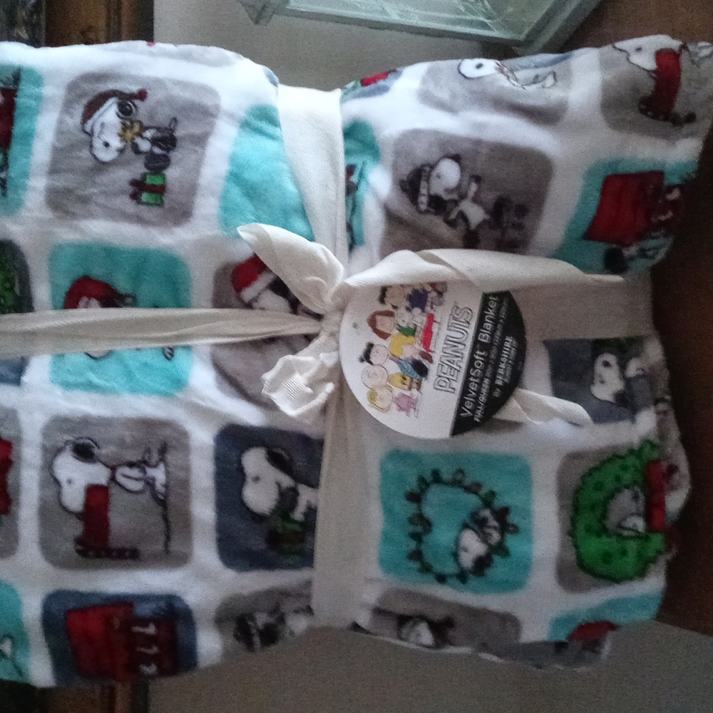 Snoopy queen Christmas blanket